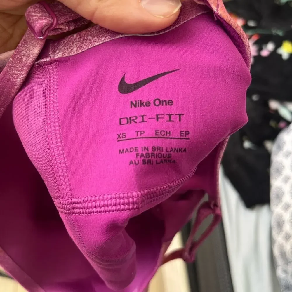Nike womens one
